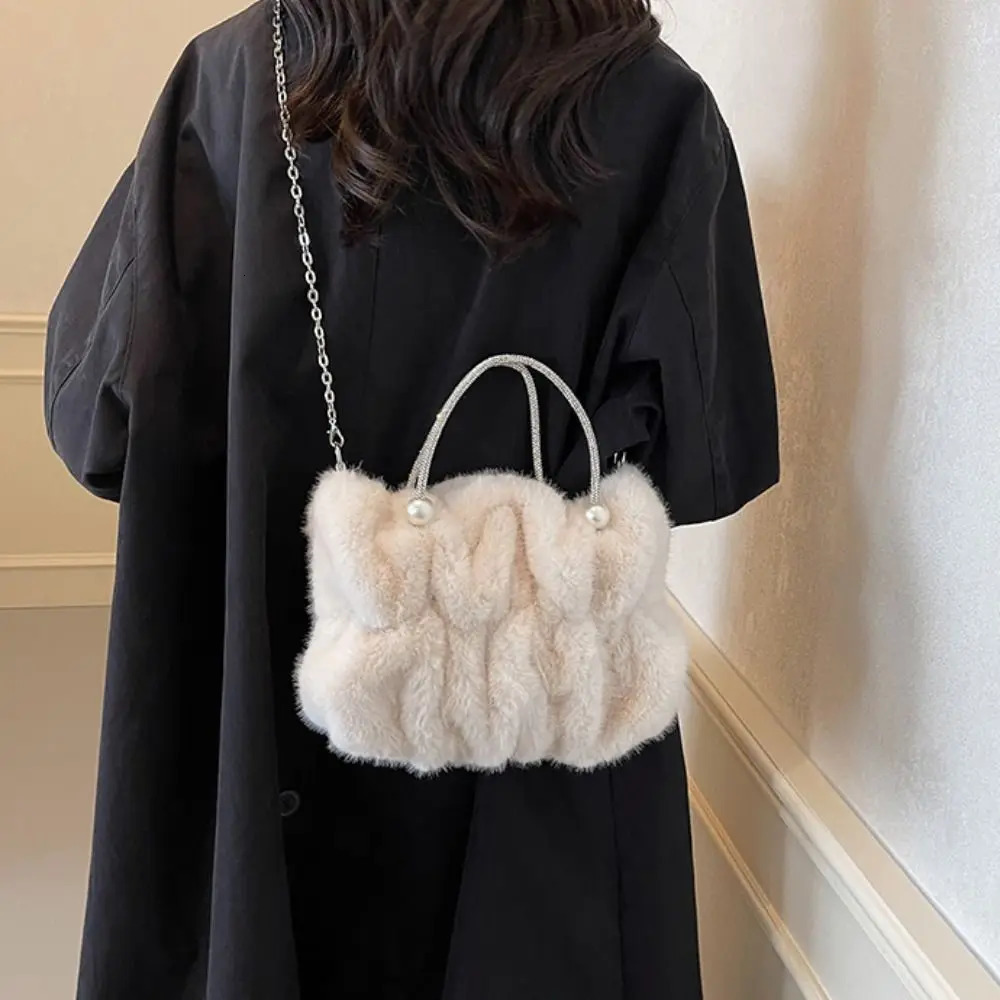 Korean Style Women Plush Shoulder Bag Chain Soft Winter Fluffy Handbag Top-Handle Solid Color Faux Fur Crossbody Bag 241206