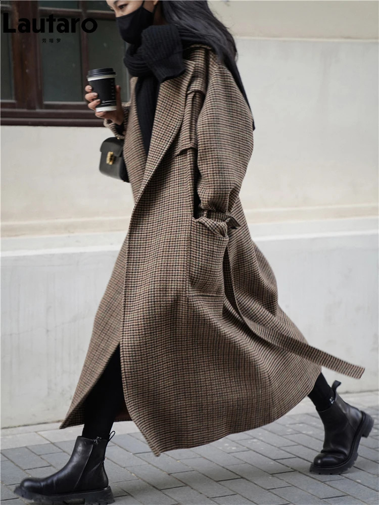 Lautaro Autumn Winter Long Loose Stylish Warm Plaid Wool Blends Coat Women Sashes Runway European Fashion 2023 241205