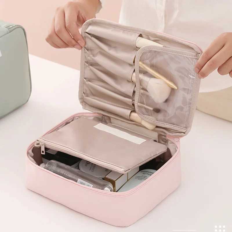New Womens Portable Travel Makeup Storage Bag Large Capacity Waterproof Girl Makeup Bag Womens Wing Bag OrganizerXJ250415