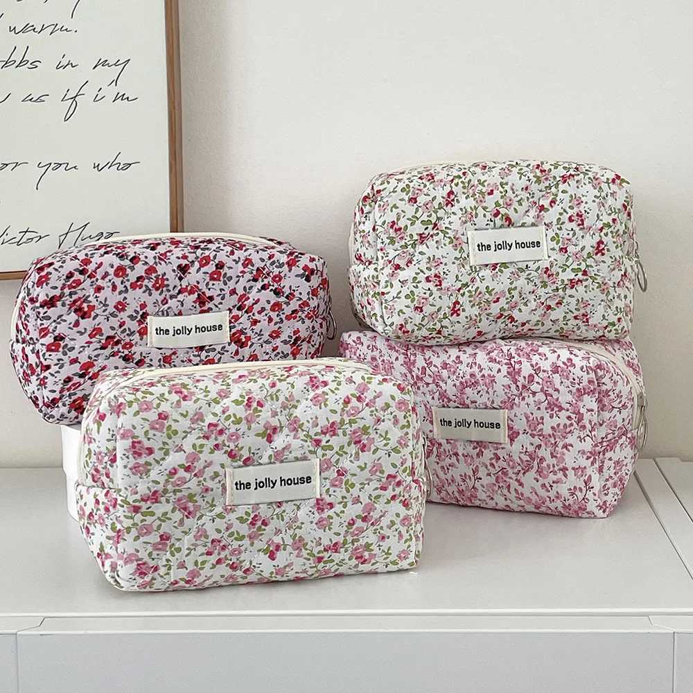 Fi Flower Quilted Makeup Storage Bag Portable Travel Organizer Cosmetic Toiletry Pouch Cute Make Up Handbag Floral BagsXJ241206