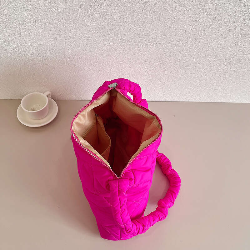 Korean Version Of Down Cloud New Single Shoulder Diagonal Cross Bag, Niche And Simple Pleated Underarm Dumpg Bag For Women B1