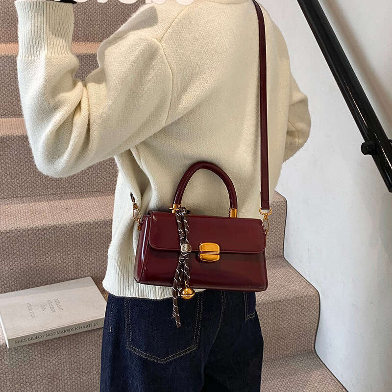 Trendy small square bag 2025 trendy PU texture single shoulder crossbody bag, high-end light luxury handbag for women