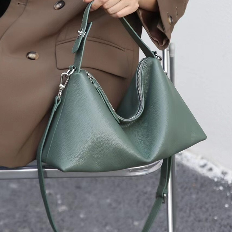 Soft Cowhide Hobos Crossbody For Women New Winter Genuine Leather Tote Handbag Designer Bags Quality Lady Shoulder Bag BagVoyage