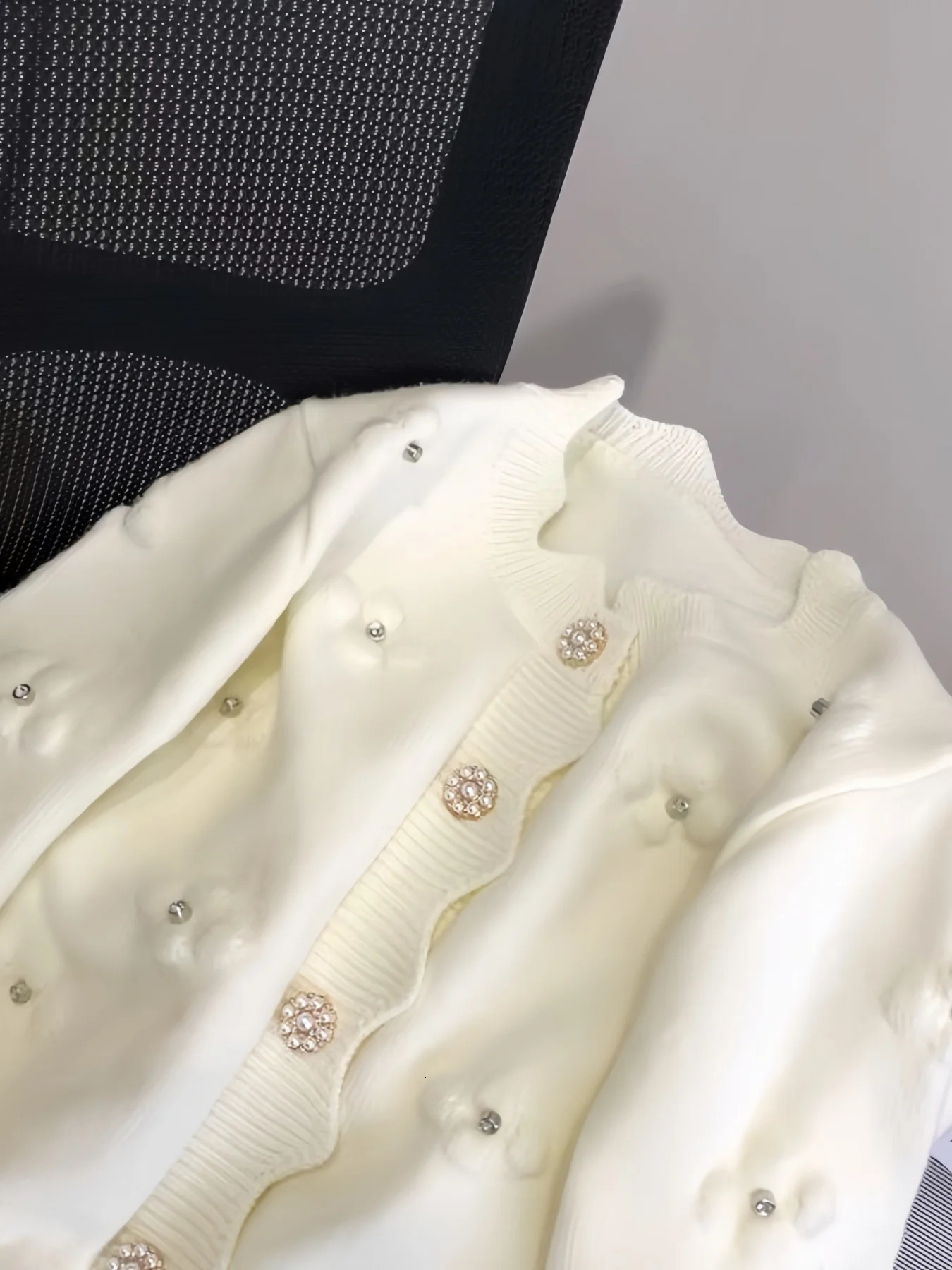 24 Autumn and Winter Flower Language Pearl Knitted Open Woolen Sweater Sweetheart Daisy Romantic Wave Edge Jacket 241206