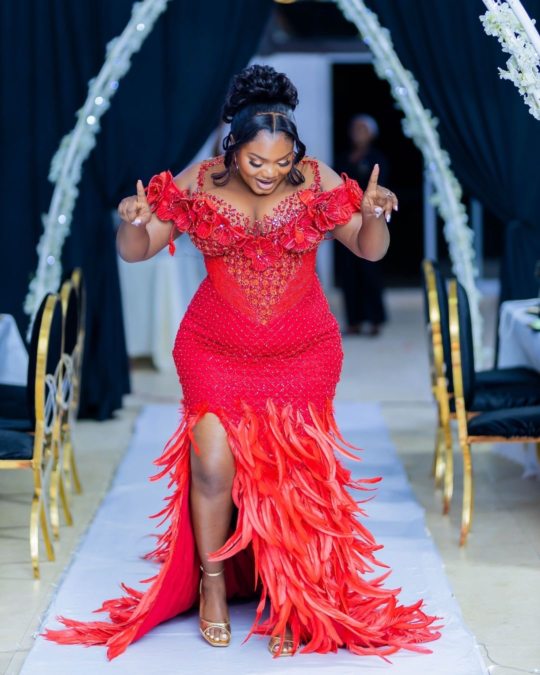 Red Mermaid Prom Dresses 2025 Feather Rhinestones Beaded Lace Evening Formal Party Second Birthday Engagement Gowns Plus Size Dress For Special Occasi