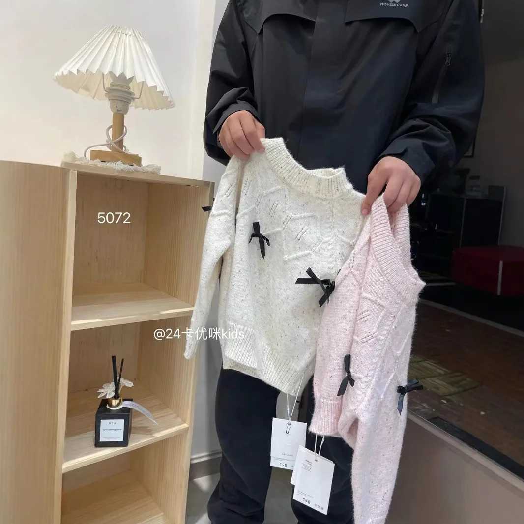 Cardigan Baby girl sweater with fashionable bow tie knitted to keep warm 2024 autumn new Korean style childrens sweater Q241205