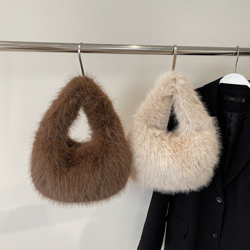 2024 Autumn/Winter New High Beauty For Women, Popular Plush Bag, Premium, Small And Versatile Handheld Bag