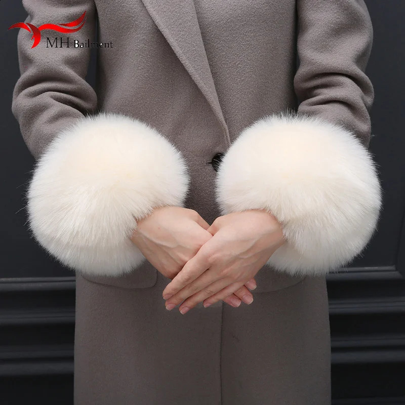 2024 Winter Fashion Black Fox Fur Cuffs Womens Fox Fur Cuffs Womens Bracelets Wristbands Warm Arms M1 241206