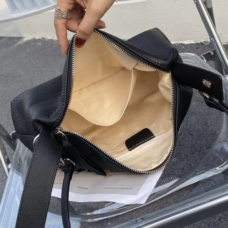 Soft Cowhide Hobos Crossbody For Women New Winter Genuine Leather Tote Handbag Designer Bags Quality Lady Shoulder Bag BagVoyage
