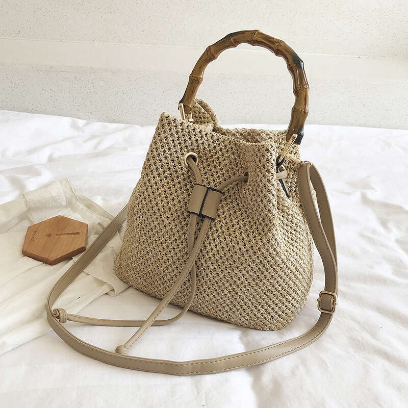 2025 New Handheld Straw Woven Summer Korean Edition Fashion Single Shoulder Crossbody Bamboo Bucket Women's Bag