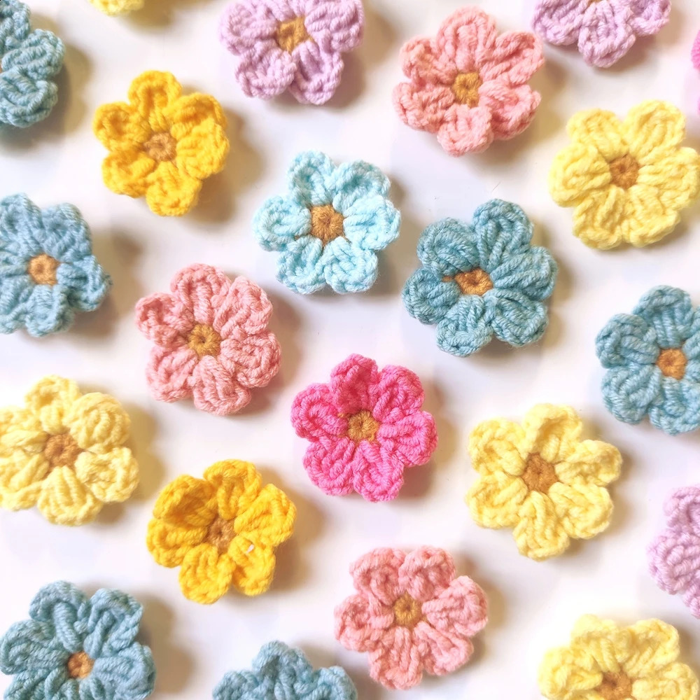 20Pcs 3cm handmade color crochet 6 pearls 3D flower knitted quilt decal decoration DIY hair clip hat decoration 241205
