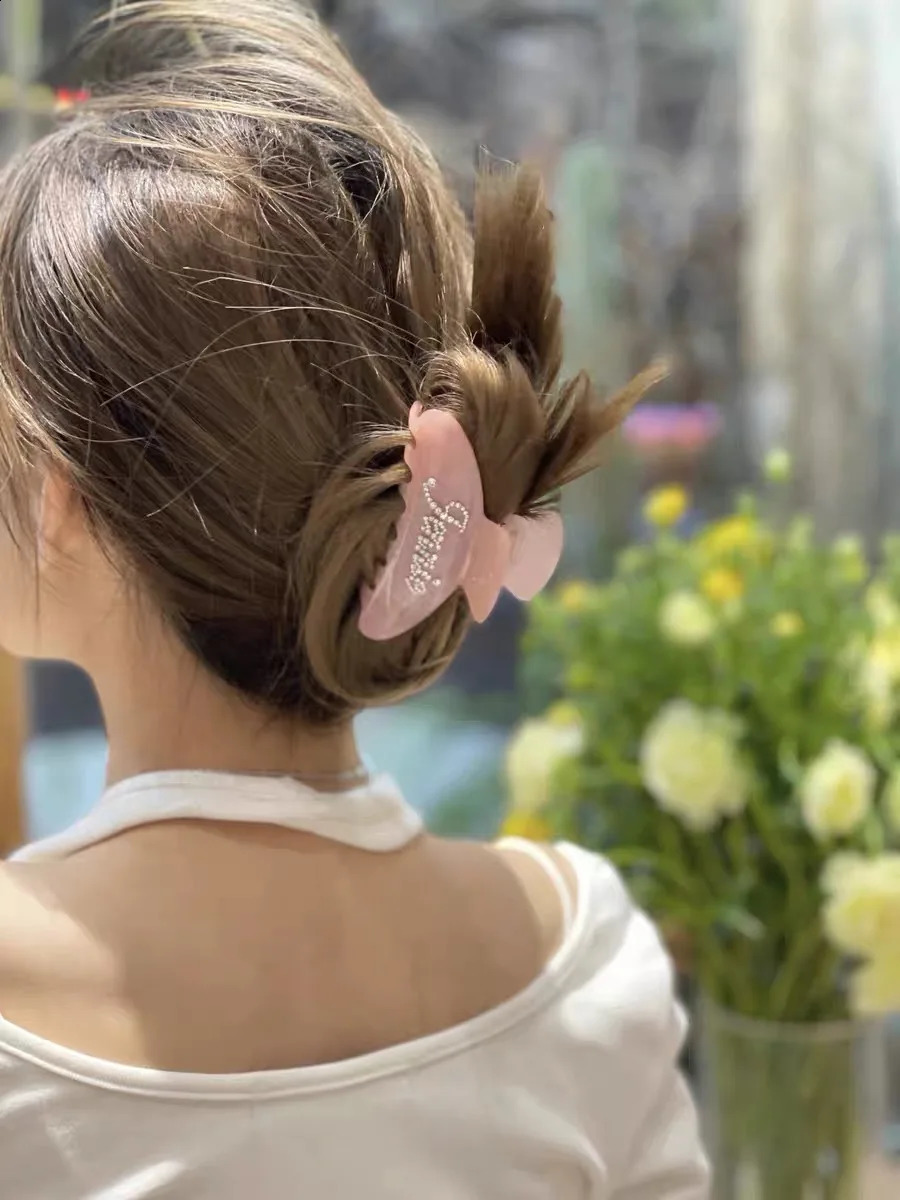 Fashionable custom rhinestone letter hair claw bucket personalized name vinegar hair clip for womens birthday gift 241205