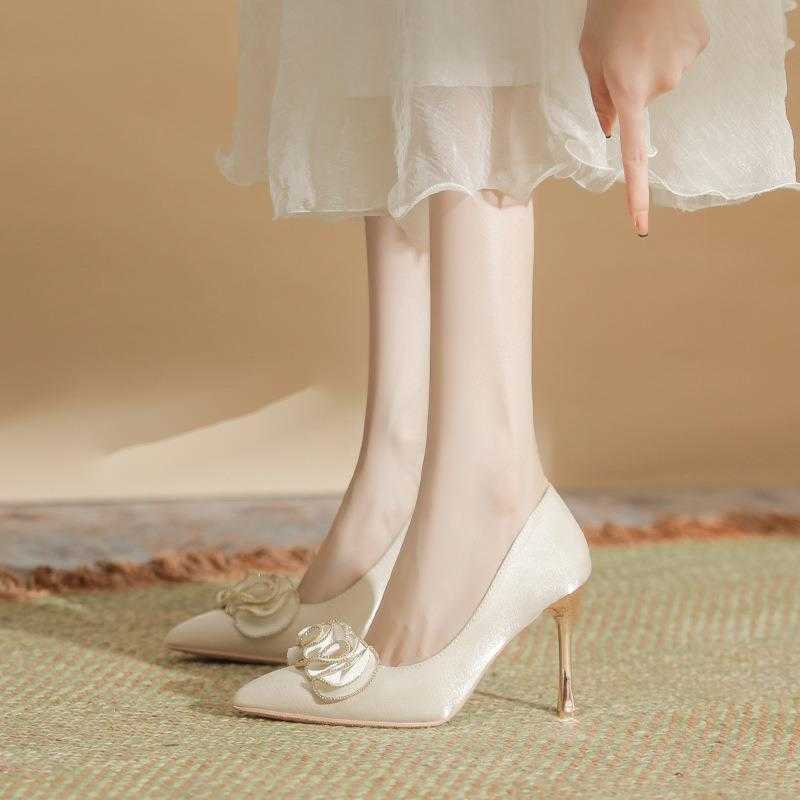 Lans new pointed thin heel gold metal heel buckle high heeled shoes are versatile for womens commuting plus fat and wide feet