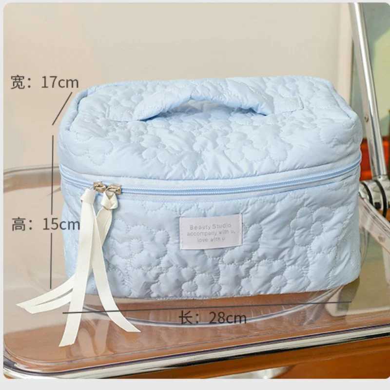 New Flower Pattern Women Makeup Bag Toiletries Cosmetic Organizer Zipper Bag Travel W Pouch Cosmetic Bag Female Make Up BagsXJ241206