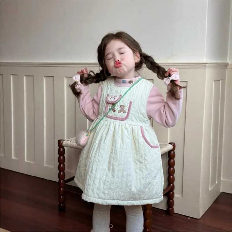 Korean Autumn Winter Childrens Girls 2PCS Clothes Set Bear Clip Cotton Sleeveless Dress Versatile Fleece Base Shirt SuitXJ241206