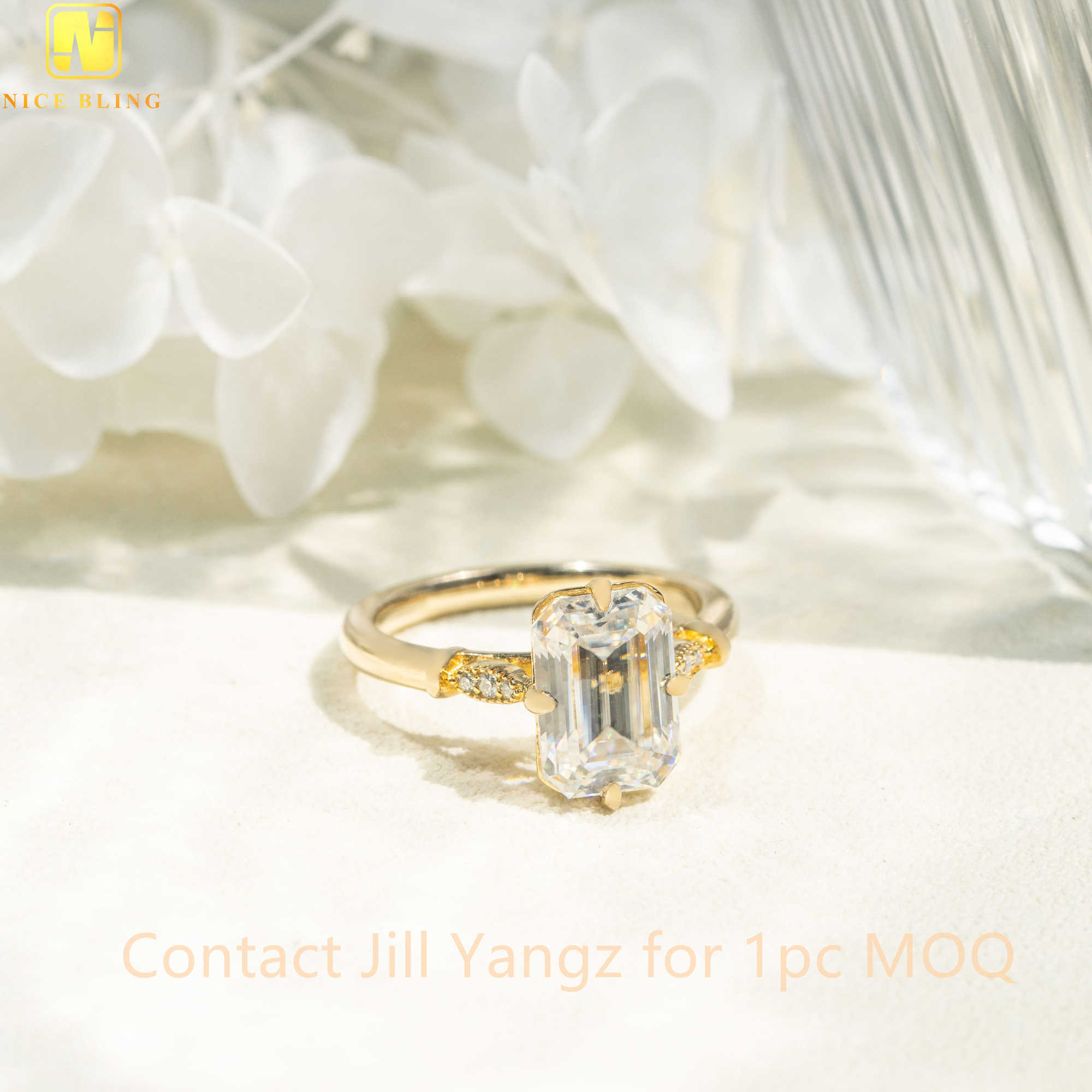 China High Quality Jewelry Wholesale 925 Silver VVS Moissanite Diamond Emerald Cut Engagement Ring Infinity Ring for Women