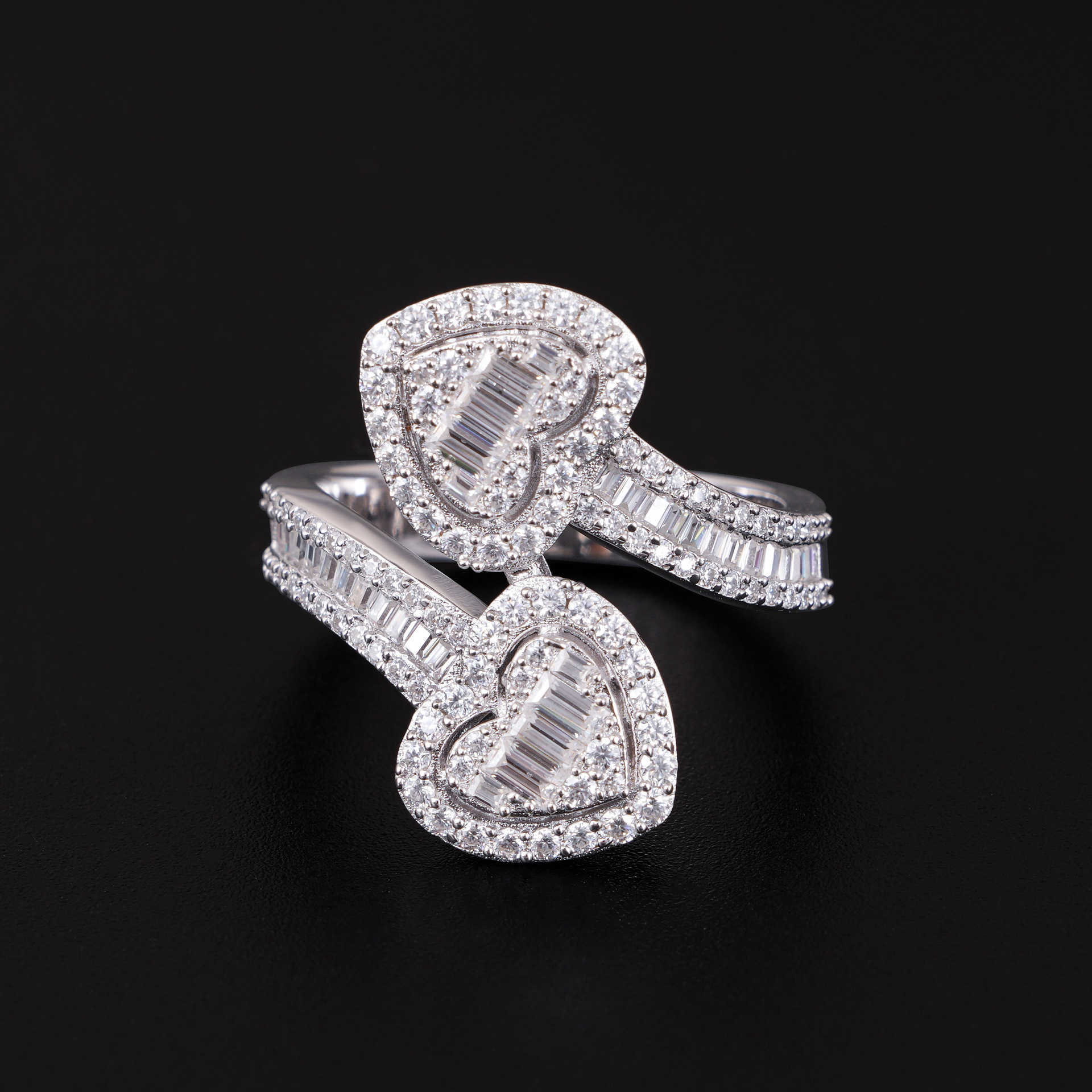 Hip hop Love S Sier Set D-Color Rectangular Moissanite Mens and Womens Classic Fashion Trend Ring