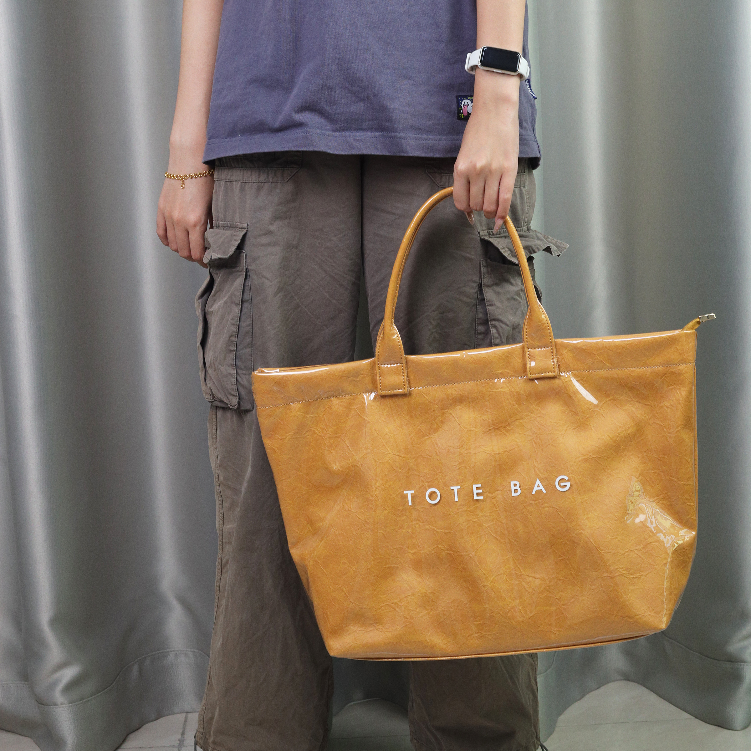 Chic Vintage-Inspired PVC Tote Bag for Women - Spacious & Lightweight, Perfect for Shopping
