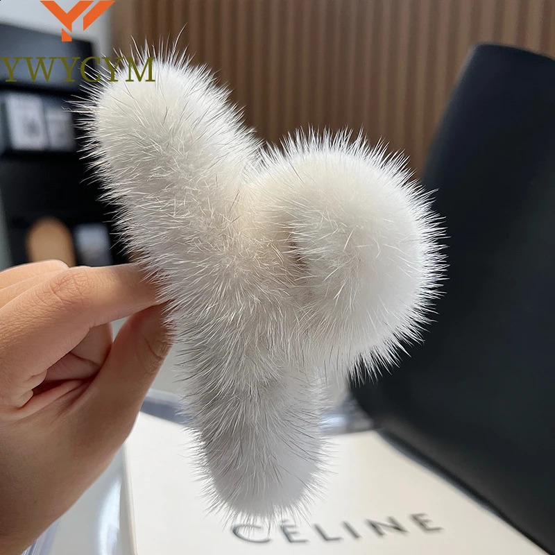 Real mink bucket fluffy winter hair claws elegant acrylic hair clip on crab head suitable for womens hair accessories 241205