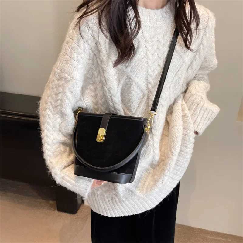 Frosted Bucket Bag Crossbody Bags for Wen Purse and Handbag Wen Shoder Bags Designer Bag Shopping Bag Bolso Z250318