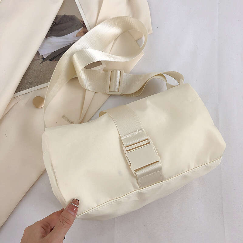 Small Niche Design Spring New Fashionable Casual Sports Crossbody Bag, Simple Retro Single Shoulder Women's Bag B1