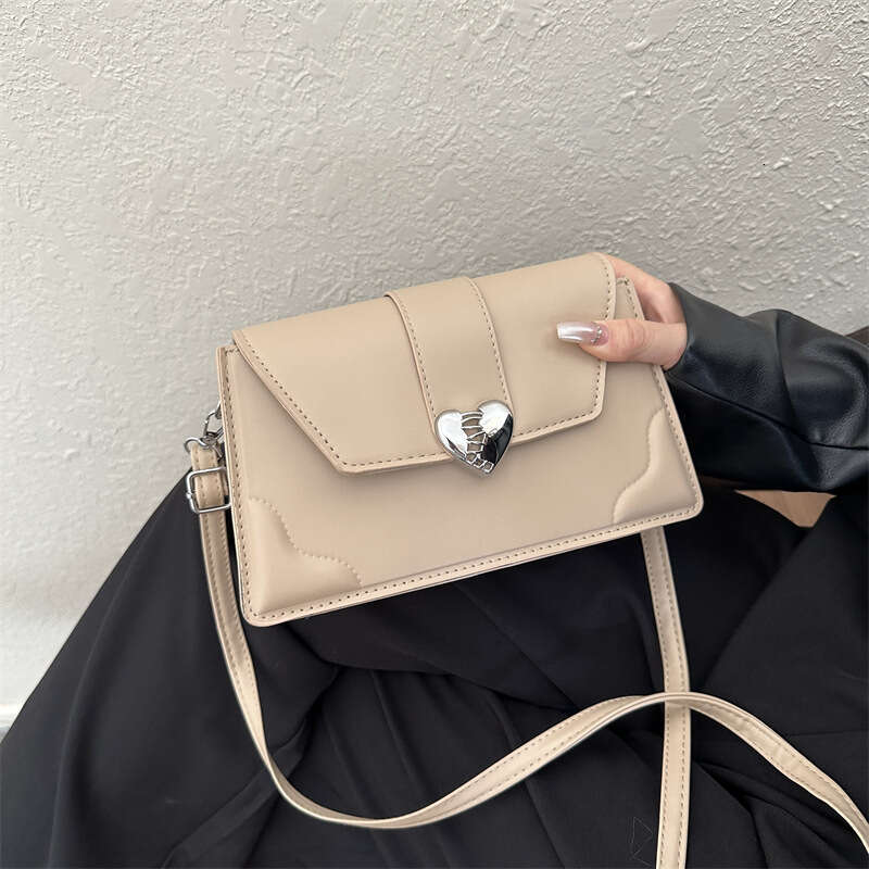 French Niche Texture Women's Winter New Style Stylish Shoulder Versatile Crossbody Bag Fashionable Quality Classic