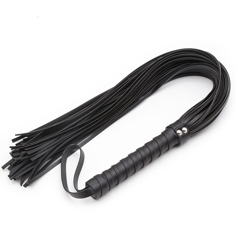 Manufacturer's spot wholesale SM adult sex toy tuning loose whip black leather strap two nail hand woven leather whip