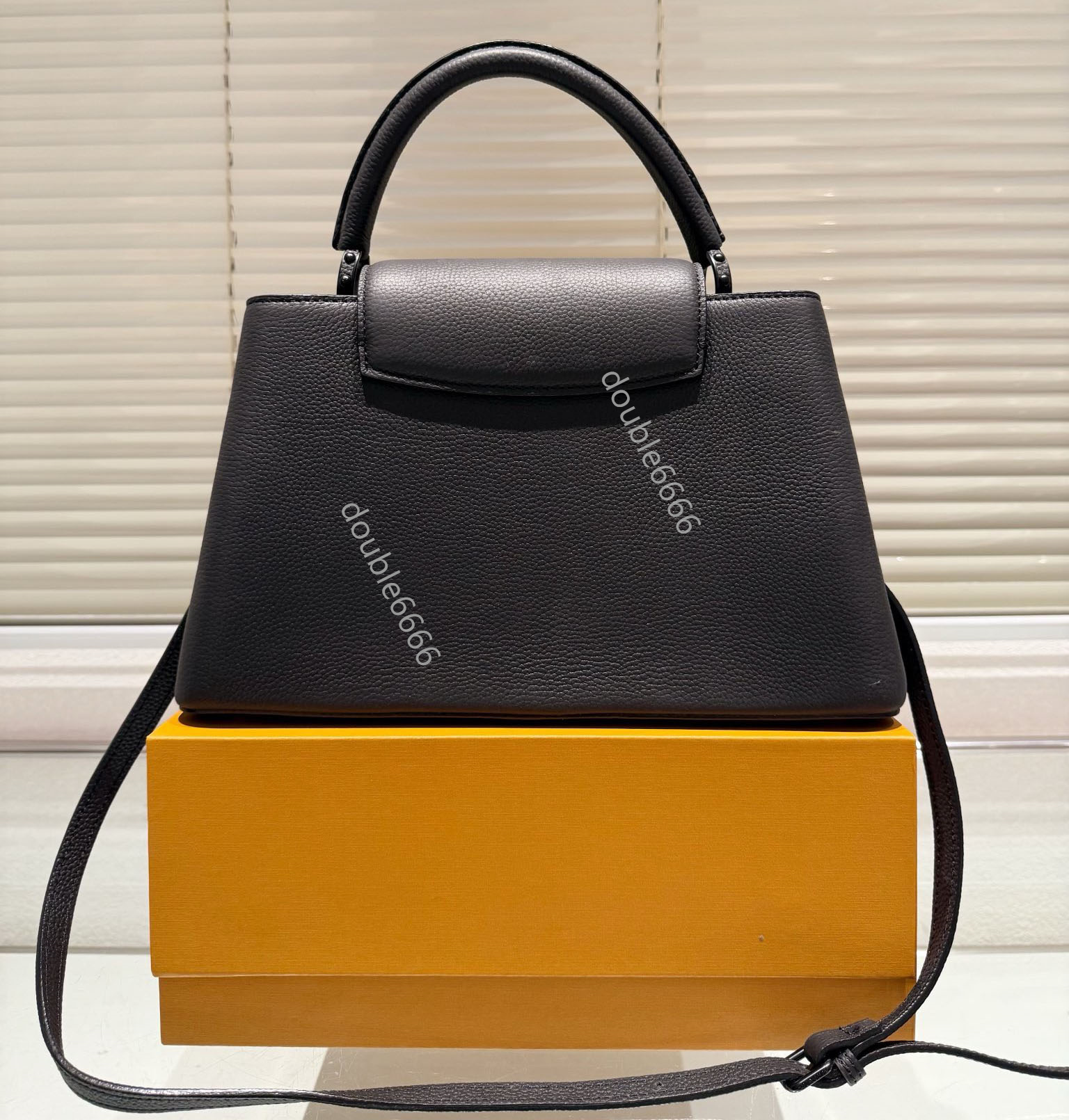 Luxury designer women's messenger bags fashion travel bags handbags shoulder bags crossbody bags shopping bags phone bags tote bags work bag Lady bag Commuter Bag