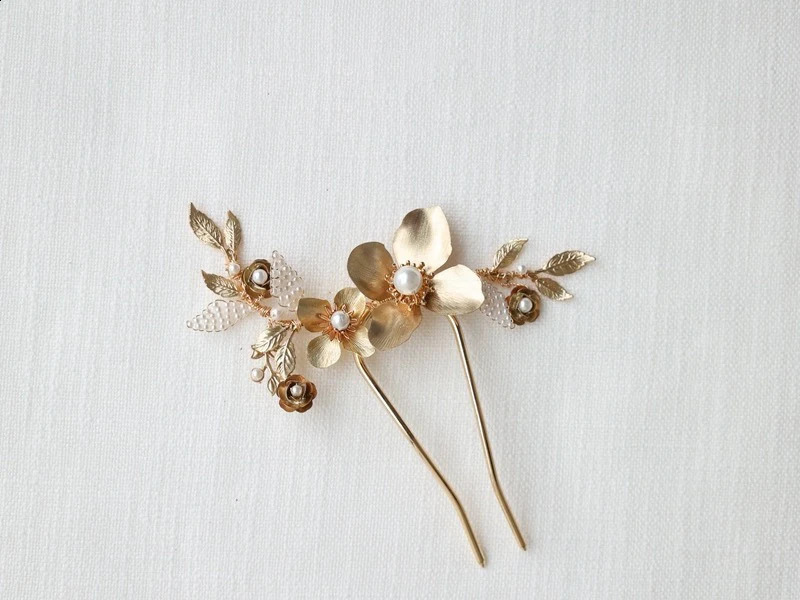 Bridal jewelry pearl hair comb clip clip leaf flower head piece bridal womens retro golden hair wedding accessories 241205