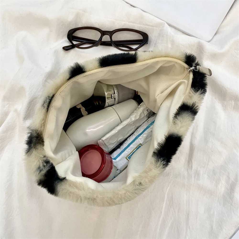 Winter Plush Cute Travel Cosmetic Lipstick Brush Storage Bag Toiletry Kit Women Gift Makeup Handbags Organizer Pouch Cluh BagsXJ241206