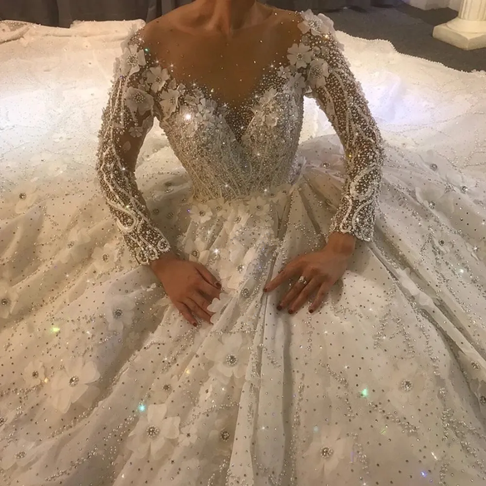 Luxury Floral Beads Wedding Dresses Illusion Lace Sequins Bridal Gowns Long Sleeves Crystals Pearls Brides Dress Robes 3D Floral Brides Gowns Vestido 