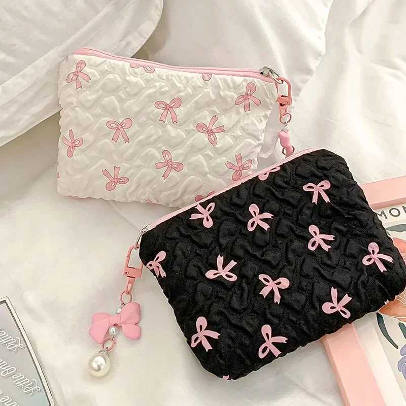 Small Hand Makeup Bag Pink Black Print Bow Womens Cvenient Lipstick Card Mini Case Cosmetic Bag Sanitary napkin Storage BagXJ241206