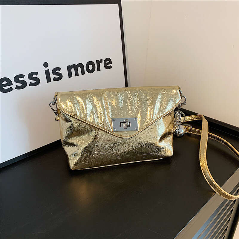 Crossbody 2024 New Small and Trendy Burst Pattern Underarm Envelope Versatile Casual Postman Fashion Shoulder Bag