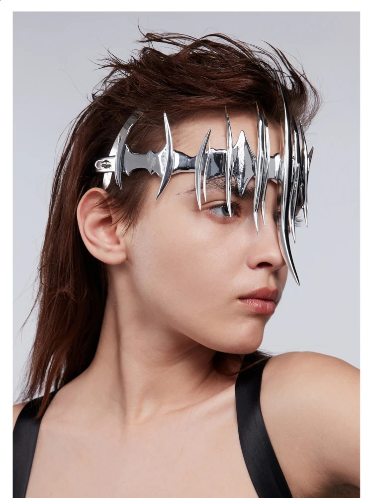 Punk hip-hop rock mechanical mask irregular outward facing hair clip headband 241205