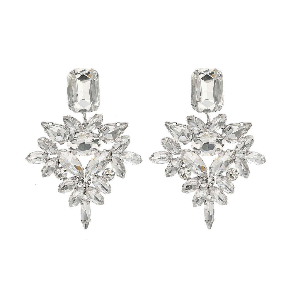 New trendy studded full dia with exaggerated earrings for women's urious party accessories