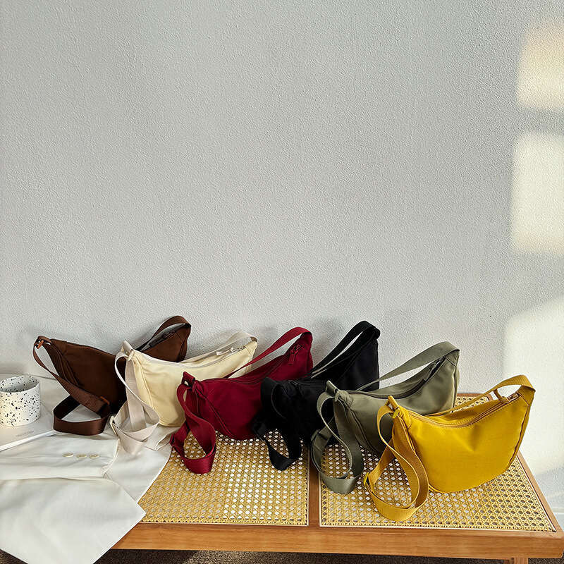 New Canvas Women Summer, High-End Versatile. One Crossbody Girls To Go Out Play. Small Shoulder Bag For Girls, Fashionable And Classic In Quality B2