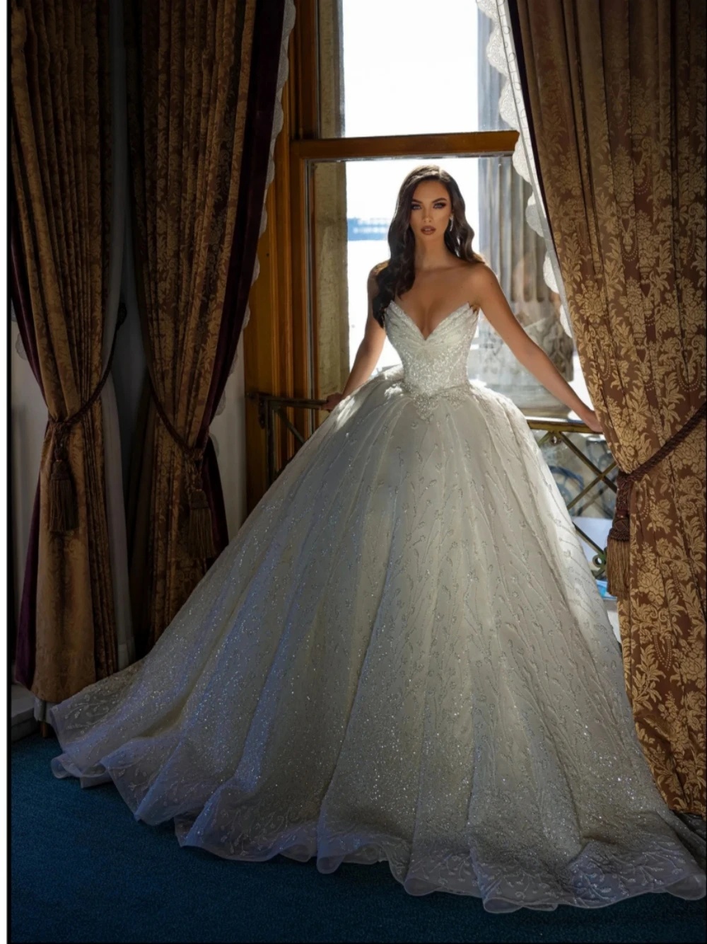 Wedding Dress For Women Sweetheart Neck Sleeveless Gown Sequins Appliques Sweep Train Dresses Custom Made Vestidos De Novia
