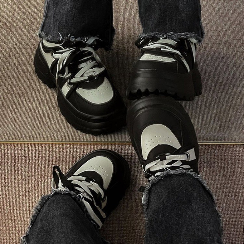 Stylish Ladies' Sportswear Sneakers Featuring Sturdy Thick Soles for All-Day Ease