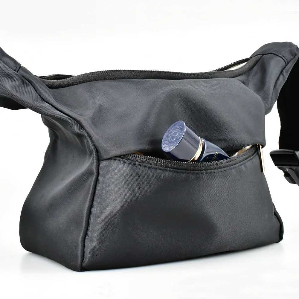 Large Capacity Women Makeup Bag Simple Portable Outdoor Cosmetic Bag Toiletries Organizer Waterproof Female Storage Makeup CasesXJ241206