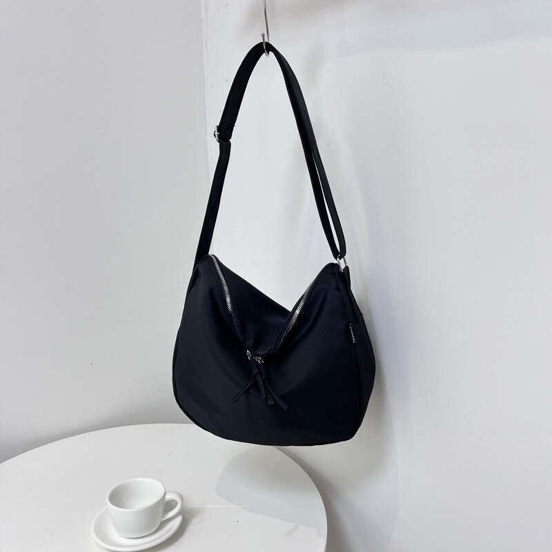 Summer New Bag For Women, Large Capacity Casual Versatile Canvas High-End Sensory Communication, Crossbody Tote Bag, Fashionable Quality, Classic B4