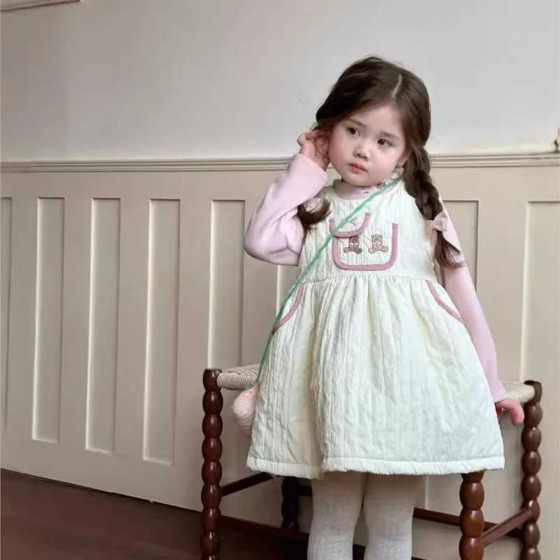 Korean Autumn Winter Childrens Girls 2PCS Clothes Set Bear Clip Cotton Sleeveless Dress Versatile Fleece Base Shirt SuitXJ241206