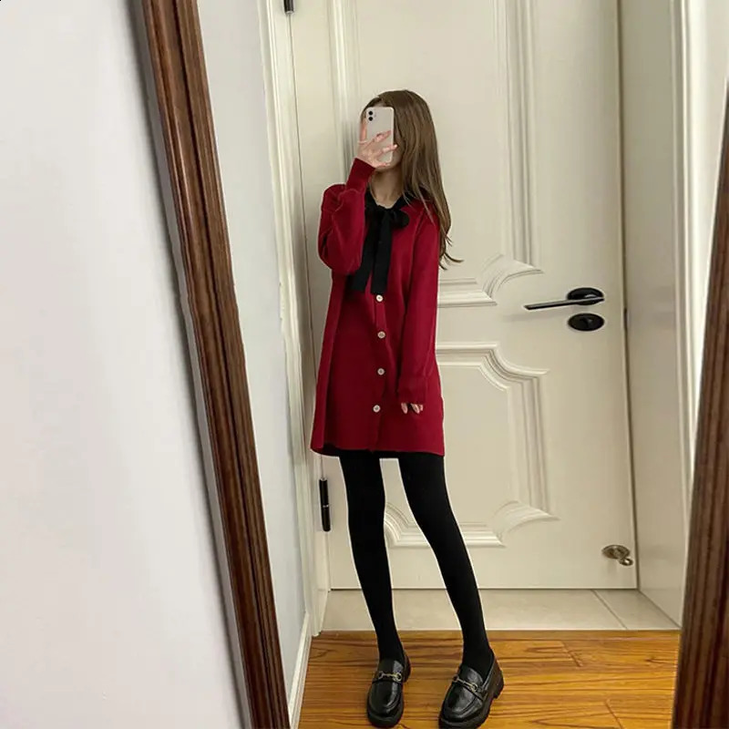 Red Sweet Battle Robe Knitted Dress Spring and Autumn Womens Gentle Style Small Man Paired with Coat Woolen 241205