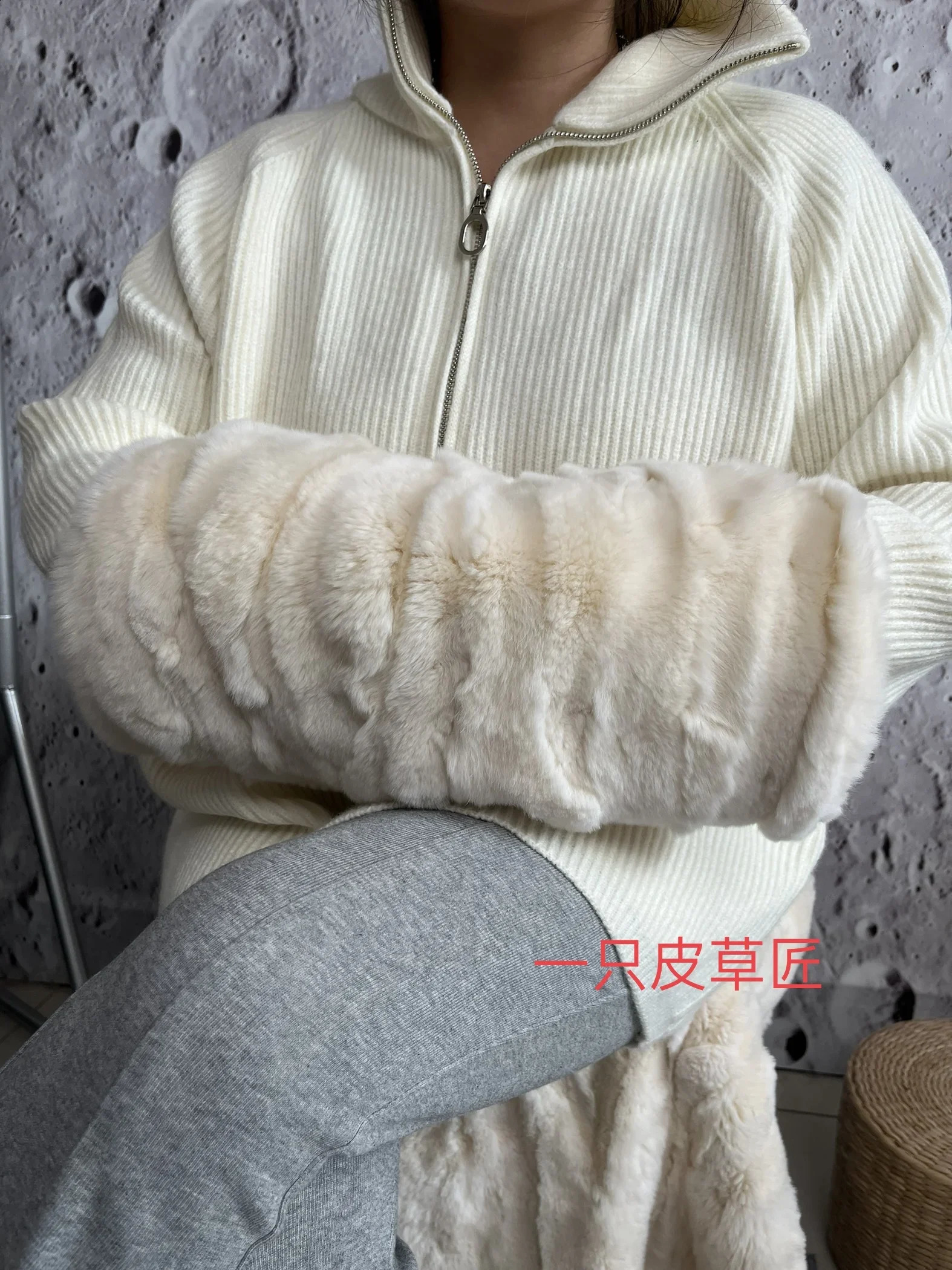 True thick haired double-sided Rex rabbit fur hand cover warm hand cover warm cave warm sleeping hand 241206