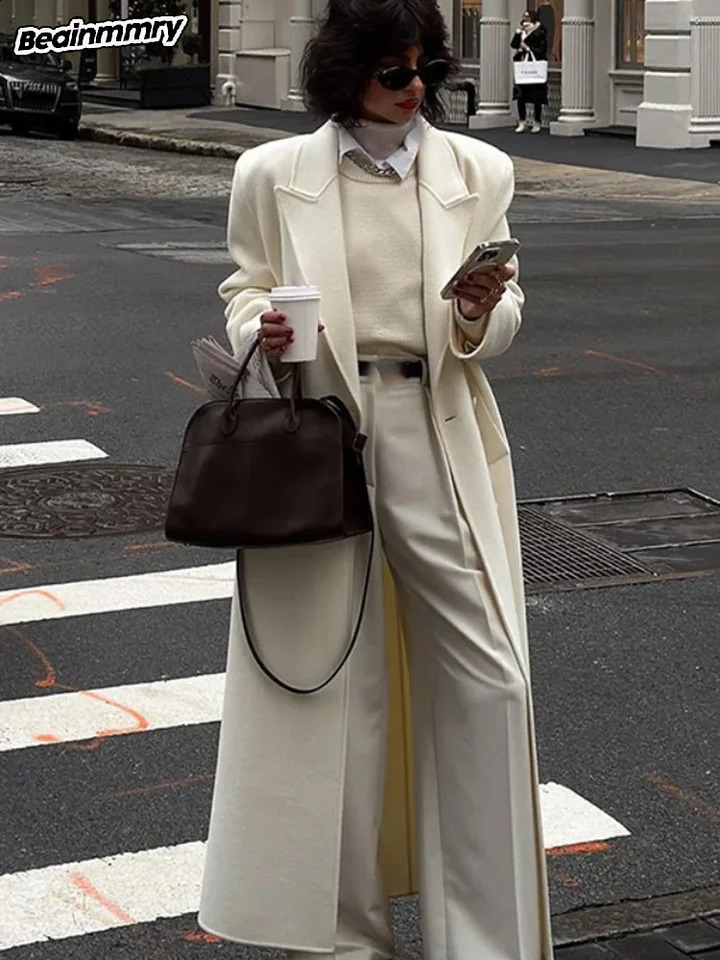 Elegant white wool blend collar long coat for women fashionable double chest warm full sleeved coat womens street jacket 241205