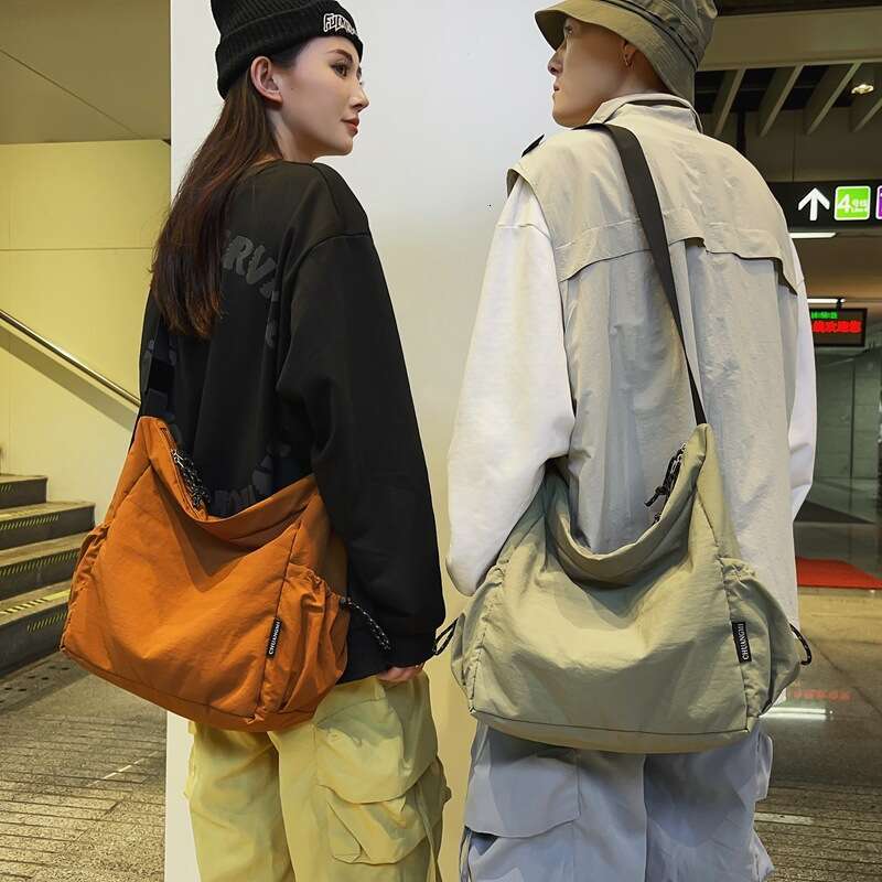 Large Capacity Retro Nylon Women's Summer High-End Sense, Single Shoulder Crossbody Fashionable And Casual Versatile Couple Cloth Bag, Men's