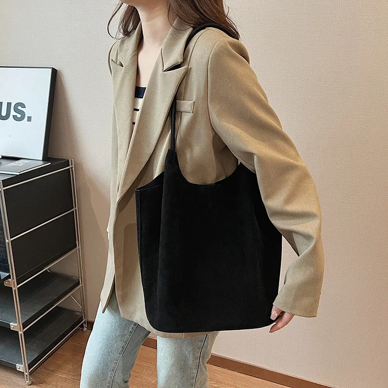 LEFTSIDE Retro PU Leather Shoulder Bags For Women Winter Y2K Korean Fashion Trend Female Tote Bag Lady Big Handbags 241206