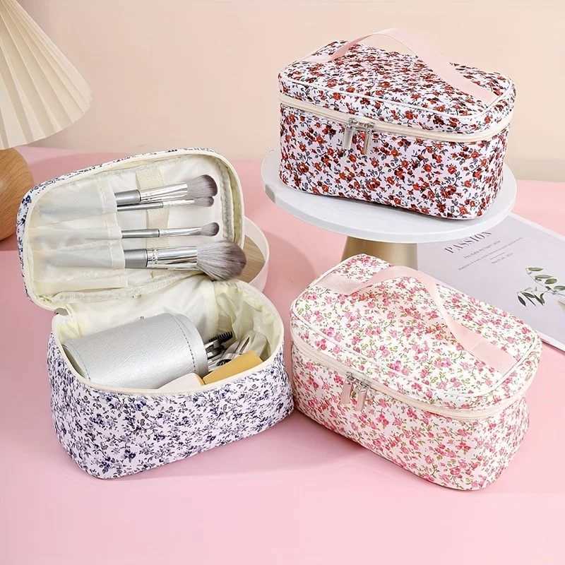 Large-Capacity Makeup Bag Floral Print Cosmetic Bag For Girl Portable Womens Cosmetic Bag Travel Bag Bathroom W Bag For EaXJ241206