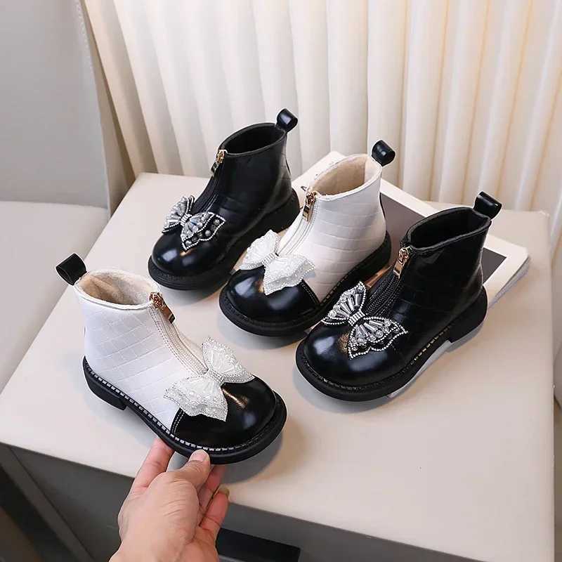 Kids Warm Leather Boots Non-slip Girls Fashion Boots with Sweet Bow 2024 New Children Short Princess Shoes with Front ZipperXJ241206
