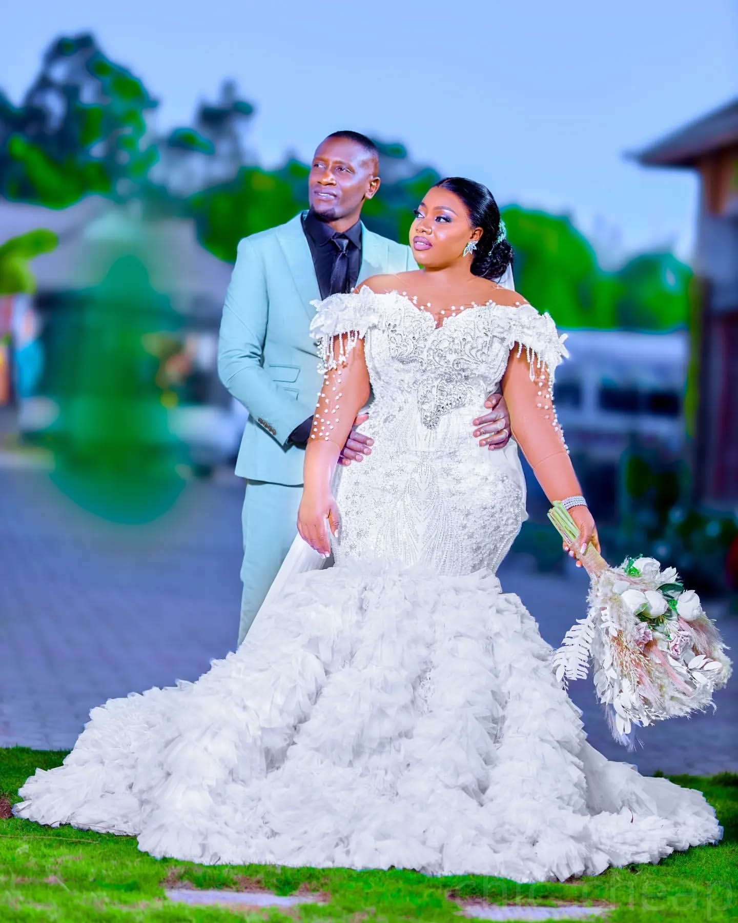 2025 Arabic Aso Ebi Plus Size Off White Mermaid Wedding Dresses Pearls Beaded Floral Lace Full Sleeves Luxurious Vintage Bridal Gowns Dress