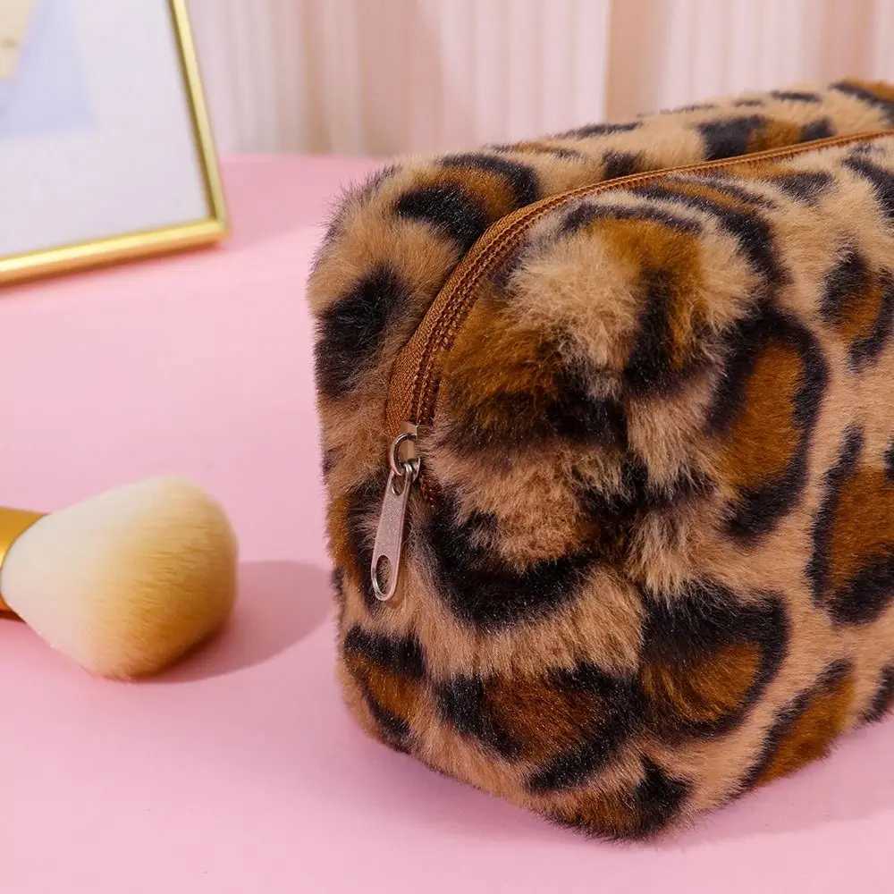 Large Capacity Leopard Print Plush Makeup Bag Cosmetic Storage Bag Zipper Toiletry Bag W Pouch Travel OrganizerXJ241206